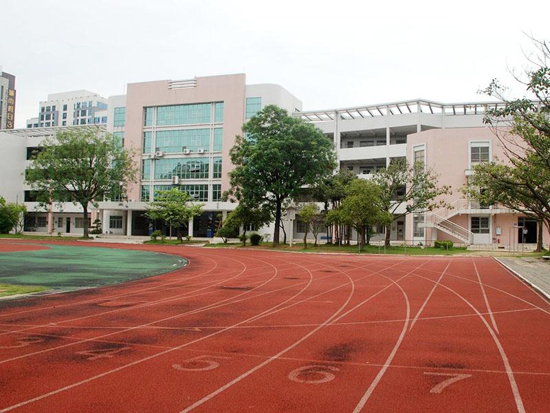 東莞南城中學